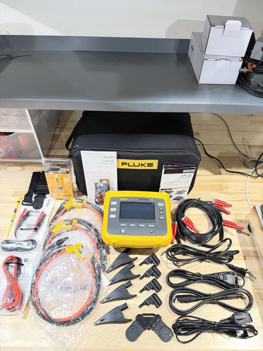 FLUKE 1738 POWER LOGGER KIT 3 PHASE W/ACCESSORIES (TESTED) FREE SHIPPING
