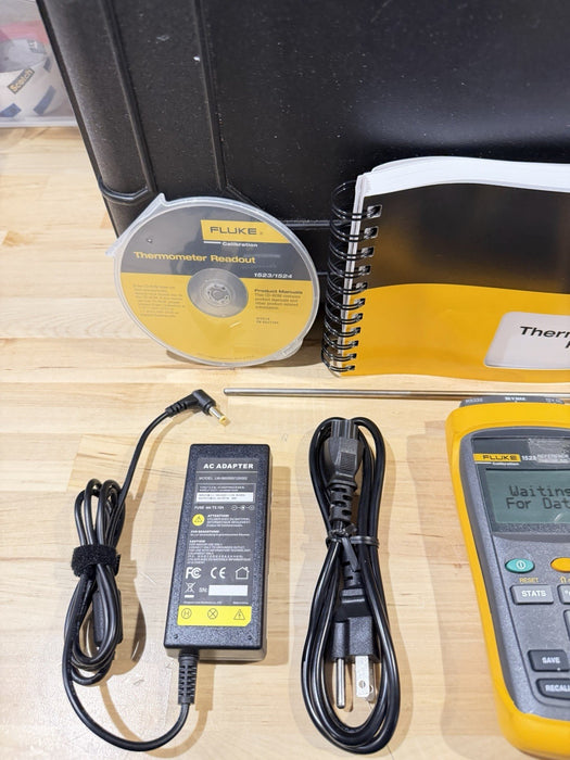 FLUKE 1523 REFERENCE THERMOMETER W/ PROBE KIT & ACCESSORIES-FREE SHIPPING TESTED