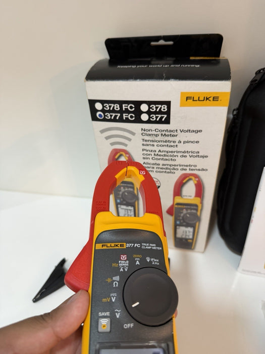 FLUKE 377 FC NON-CONTACT VOLTAGE CLAMP METER (NEW FACTORY SEALED) SHIPS FAST