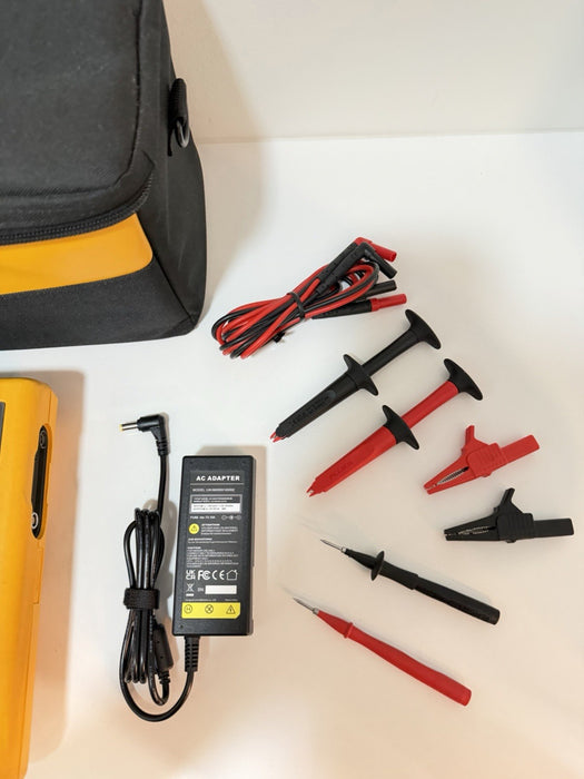 FLUKE 741B DOCUMENTING PRCESS CALIBRATOR WITH LEADS & CHARGER TESTED