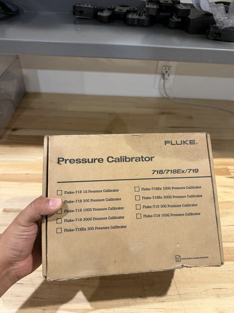 FLUKE 718EX 300G PRESSURE CALIBRATOR (NEW FACTORY SEALED) FREE SHIPPING
