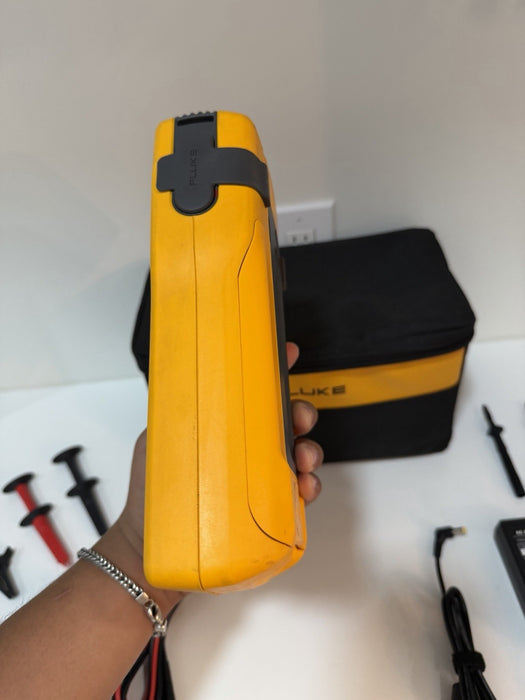 FLUKE 753 DOCUMENTING PROCESS CALIBRATOR W/ ACCESSORIES -FREE SHIPPING (TESTED)