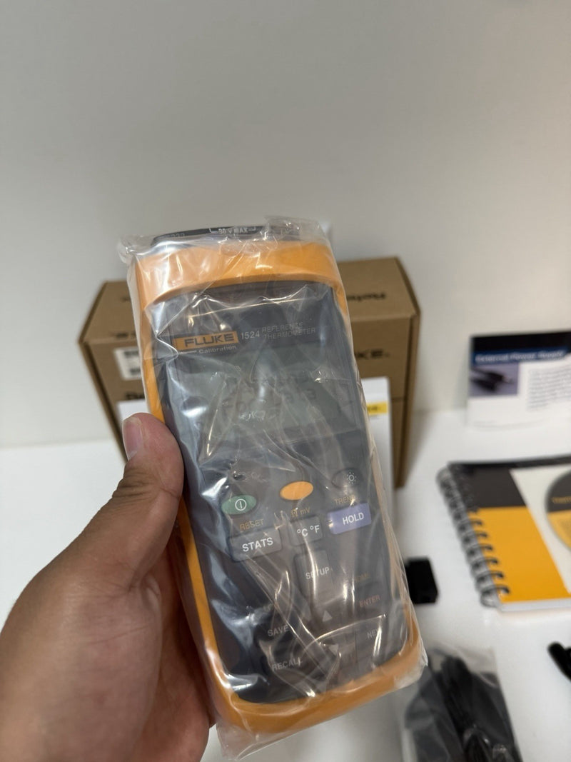 FLUKE 1524 REFERENCE THERMOMETER WITH PROBE & BAG TESTED