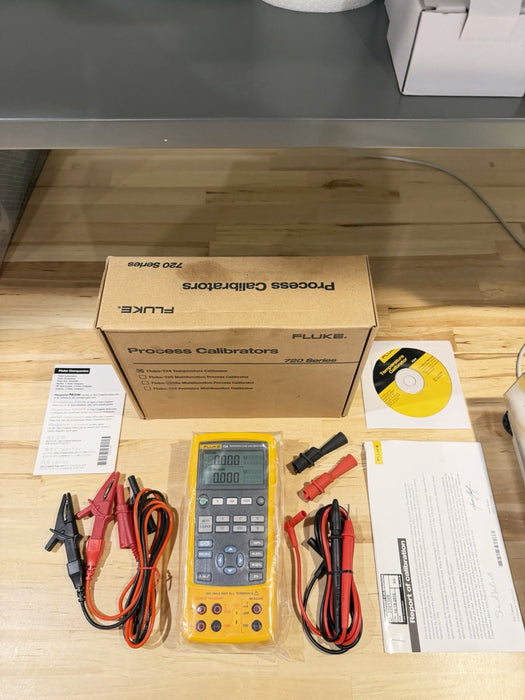 FLUKE 724 TEMPERATURE CALIBRATOR METER / NEW SEALED - FREE SHIPPING (TESTED) NEW