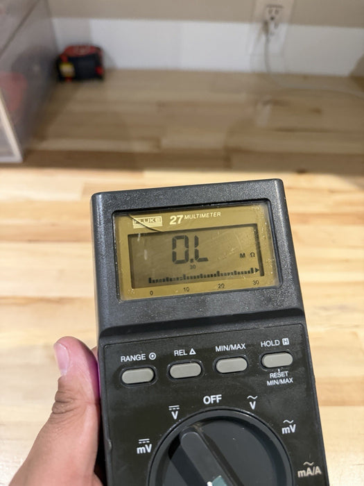 FLUKE 27 DIGITAL MULTIMETER W/LEADS - SHIPS FAST