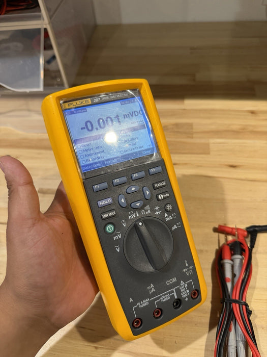 FLUKE 287 TRUE RMS ELECTRONIC LOGGING DIGITAL MULTIMETER W/ LEADS & CLIPS