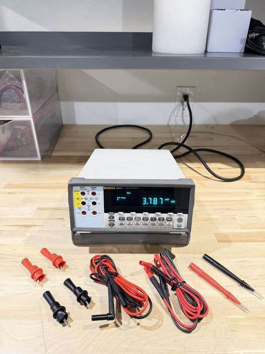 FLUKE 8808A 5.5 DIGITAL MULTIMETER W/ LEADS & CHARGER - TESTED / SHIPS FAST