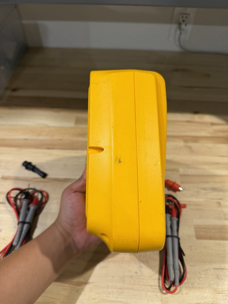 FLUKE 1535 MEGOHMMETER INSULATION TESTER W/ LEADS (TESTED) SHIPS FREE