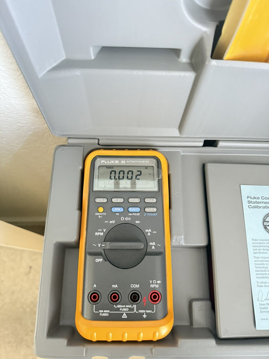 FLUKE 88 AUTOMOTIVE METER MULTIMETER WITH RPM & ACCESSORIES