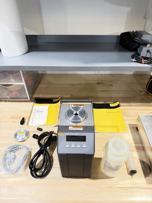 FLUKE 6102 MICRO-BATH 35Â°C TO 200Â°C WITH ACCESSORIES TESTED