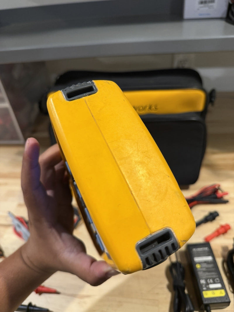 FLUKE 754 DOCUMENTING PROCESS CALIBRATOR WITH ACCESSORIES TESTED