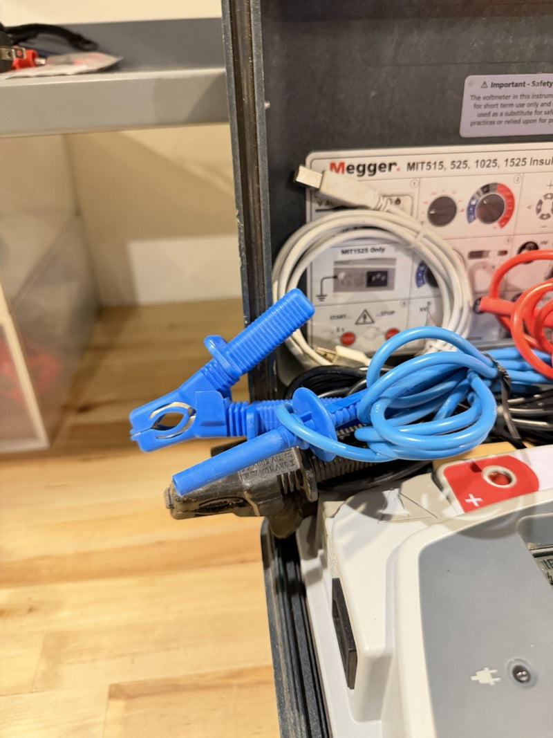MEGGER MIT525 5KV INSULATION TESTER W/ LEADS & CHARGER (TESTED) FREE SHIPPING