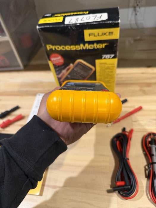 FLUKE 787 PROCESSMETER (NEW FACTORY SEALED) SHIPS FAST - FREE SHIPPING (RARE)