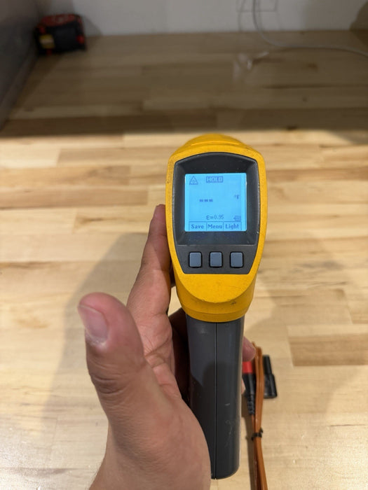 FLUKE 568 IR THERMOMETER WITH PROBE TESTED