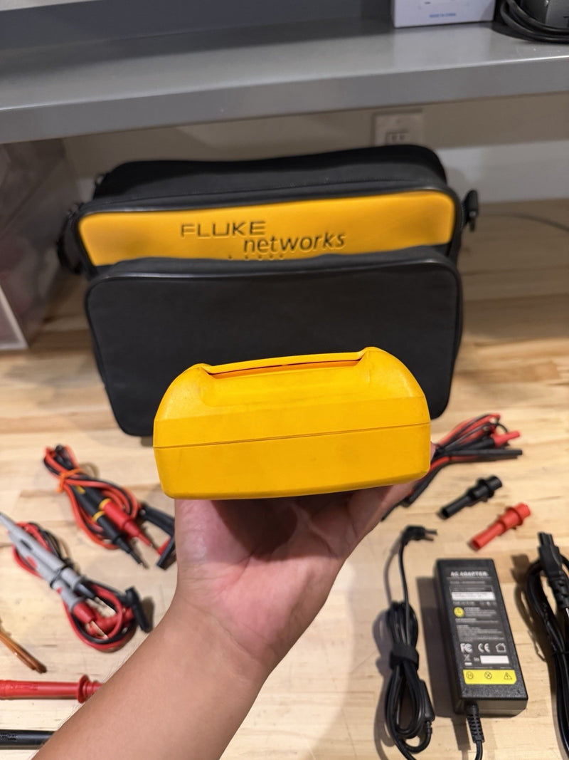 FLUKE 753 DOCUMENTING PROCESS CALIBRATOR WITH ACCESSORIES TESTED