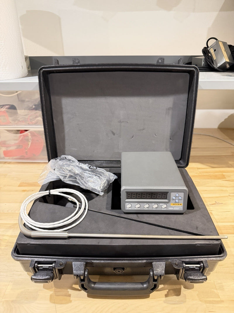 FLUKE HART SCIENTIFIC 1502A THERMOMETER READOUT WITH PROBE FLUKE 5615