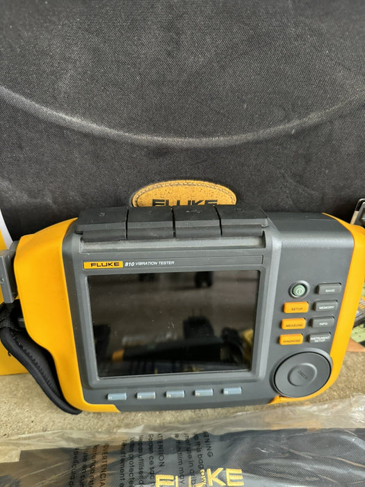 FLUKE 810 VIBRATION TESTER WITH TACHOMETER & TRIAXIAL ACCELEROMETER & CASE