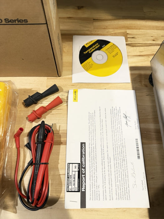 FLUKE 724 TEMPERATURE CALIBRATOR METER / NEW SEALED - FREE SHIPPING (TESTED) NEW