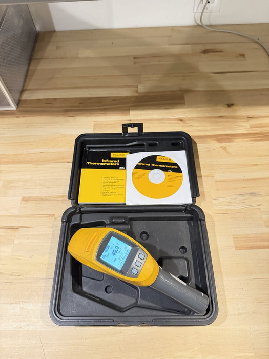 FLUKE 568 IR THERMOMETER WITH CASE TESTED