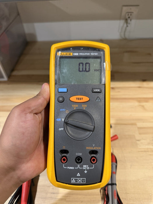 FLUKE 1503 INSULATION TESTER W/ ACCESSORIES & CLIPS - SHIPS FAST