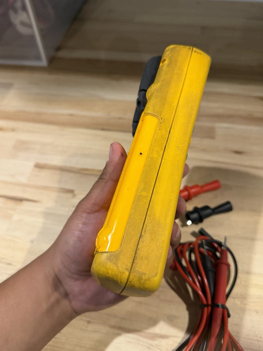 FLUKE 189 TRUE RMS MULTIMETER WITH LEADS & CLIPS TESTED