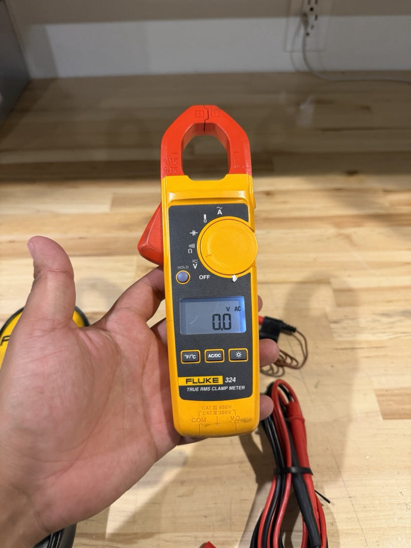 FLUKE 324 TRUE-RMS CLAMP METER WITH LEADS & CASE