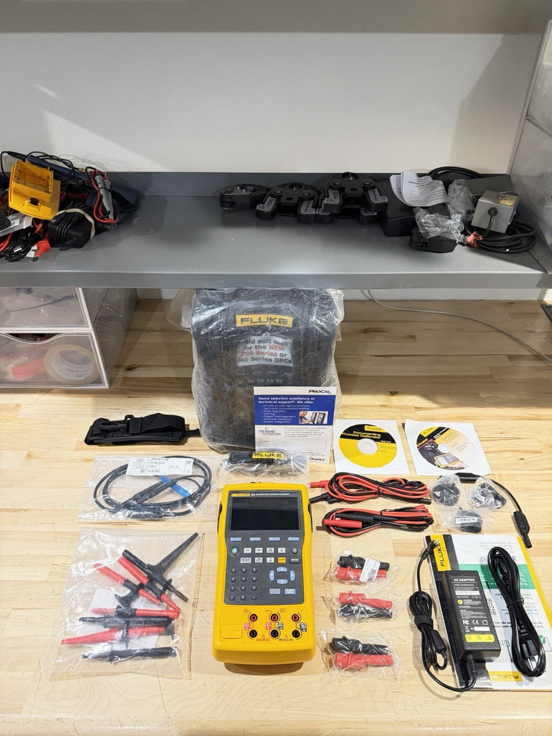 FLUKE 754 DOCUMENTING PROCESS CALIBRATOR W/ ACCESSORIES (NEW) FREE SHIPPING