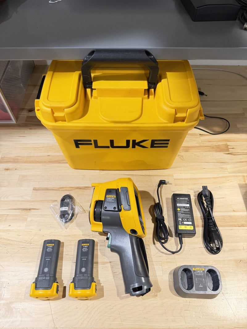 FLUKE TI480PRO IR CAMERA 60HZ, 640 X 480 , 2 BATTERIES W/ CHARGE & CASE -TESTED