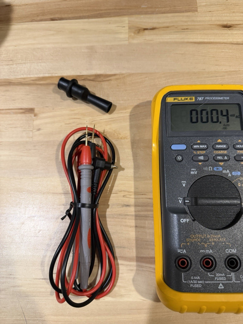 FLUKE 787 PROCESS METER WITH LEADS & CLIPS USED