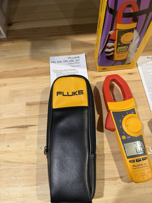 FLUKE 337 TRUE RMS CLAMP METER WITH LEADS & CLIPS RARE