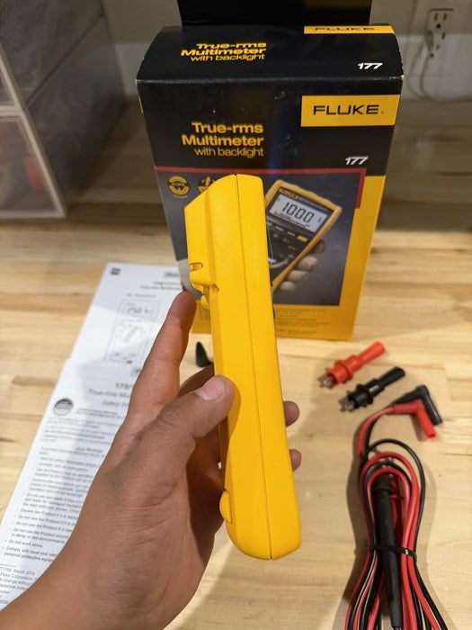 FLUKE 177 TRUE RMS DIGITAL MULTIMETER & TEMPERATURE (NEW FACTORY SEALED)MFD 2025