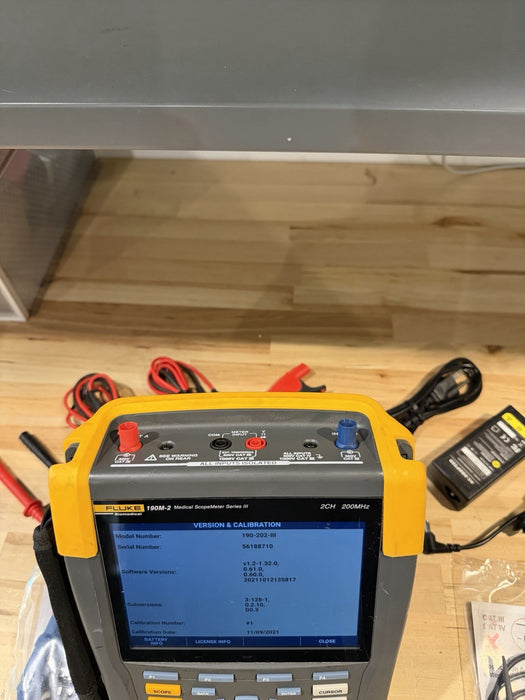 FLUKE 190M-2 MEDICAL SCOPEMETER SERIES III 2CH 200MHZ W/ ACCESSORIES (TESTED)