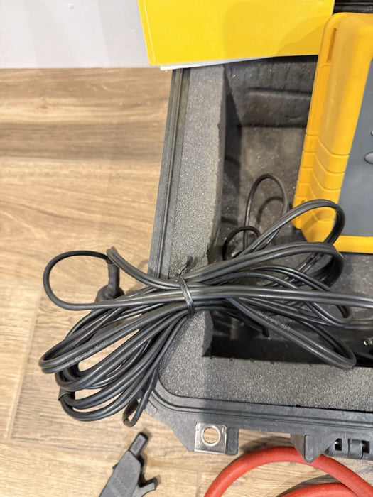FLUKE 1735 THREE-PHASE POWER LOGGER W/ PROBES & CASE & CHARGER - FREE SHIPPING