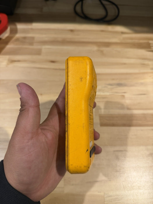 FLUKE 7-600 ELECTRICAL TESTER (PARTS ONLY) FOR PARTS - SHIPS FAST