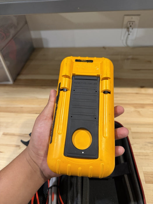 FLUKE 787 PROCESS METER W/ LEADS & CLIPS  (EXCELLENT CONDITION)-FREE SHIPPING