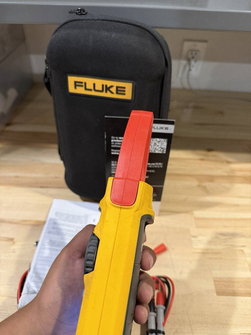 FLUKE 393 FC CAT III 1500V TRMS CLAMP METER W/LEADS TESTED