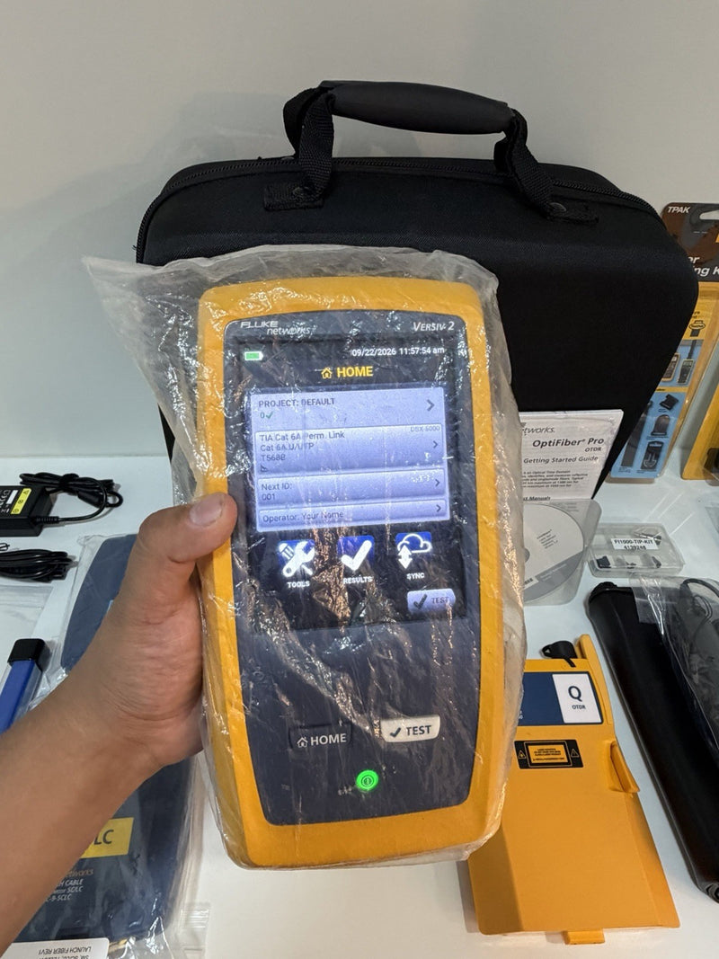 FLUKE NETWORKS OFP2-100-QI OPTIFIBER PRO QUAD OTDR V2 KIT (NEW SEALED) TESTED
