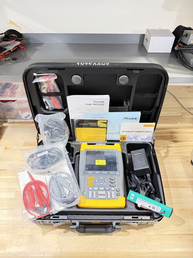 FLUKE 199C 200MHZ 2.5GS/S SCOPEMETER COLOR WITH ACCESSORIES