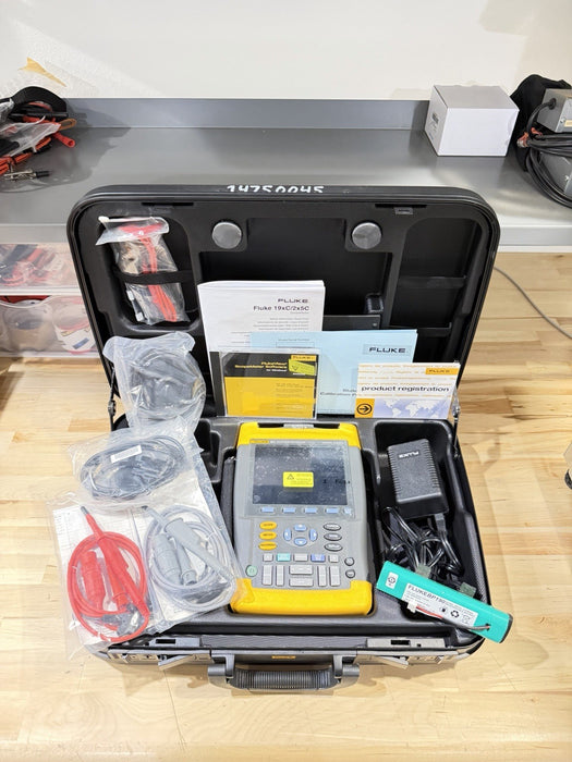 FLUKE 199C 200MHZ 2.5GS/S SCOPEMETER COLOR WITH ACCESSORIES