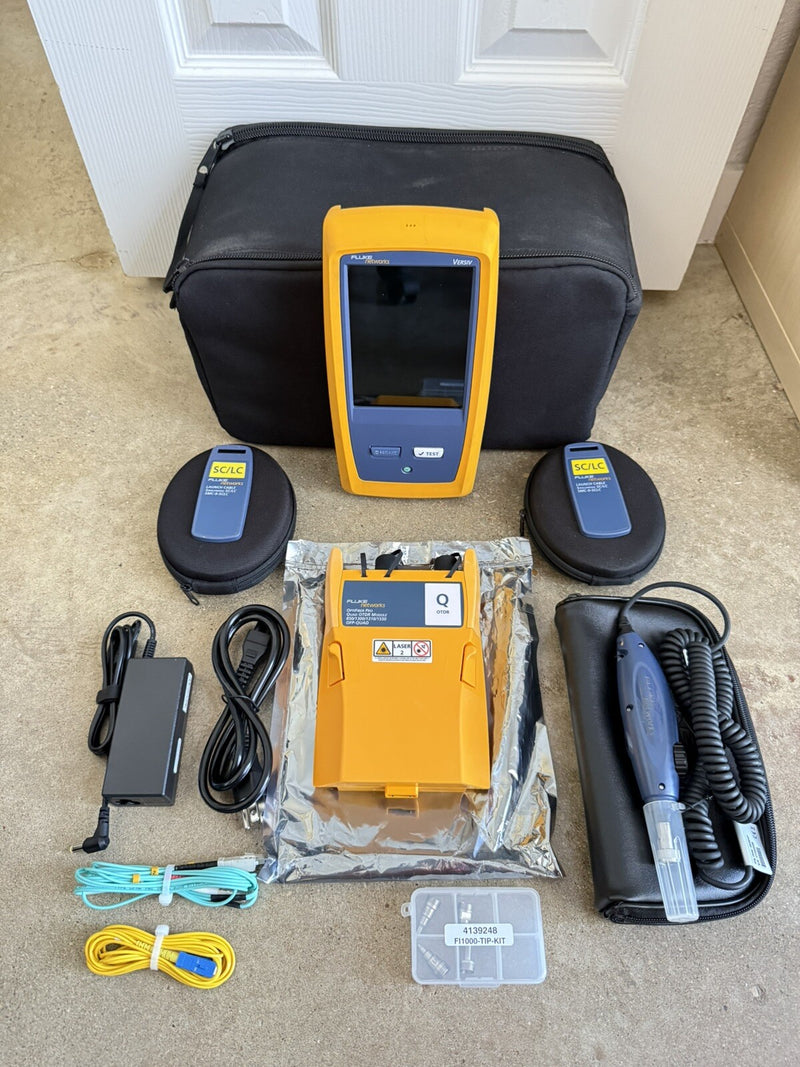 FLUKE NETWORKS VERSIV OPTIFIBER PRO OTDR KIT WITH QUAD OTDR MODULE & ACCESSORIES