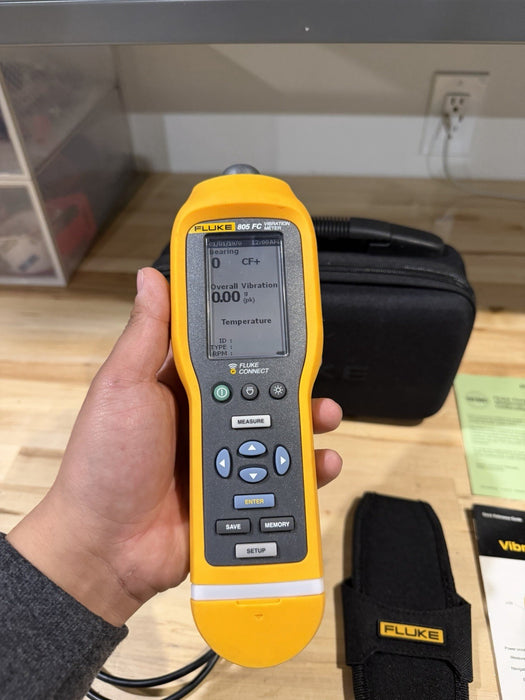 FLUKE 805 FC VIBRATION METER W / ACCESSORIES  SHIPS FAST / FREE SHIPPING