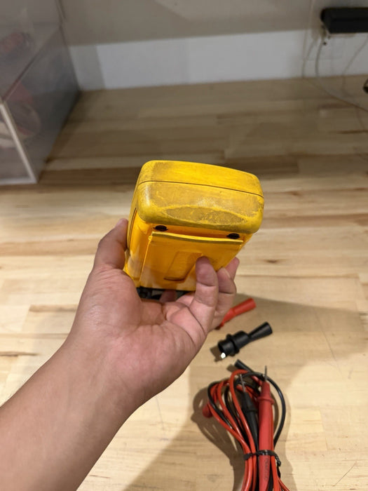 FLUKE 189 TRUE RMS MULTIMETER WITH LEADS & CLIPS TESTED
