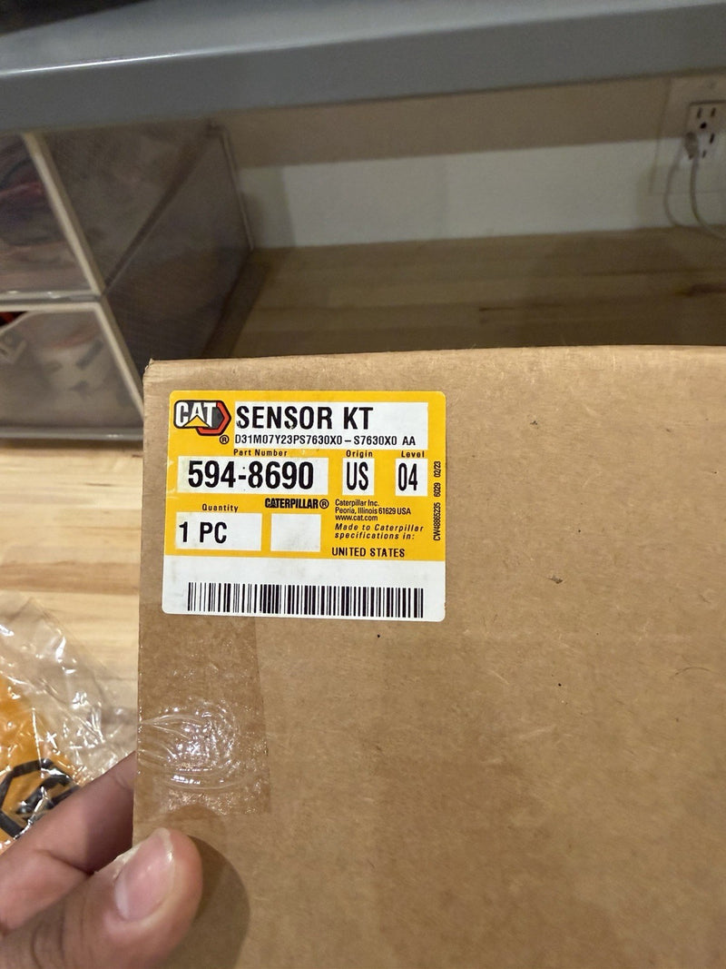 CAT 594-8690 DIESEL EXHAUST FLUID SENSOR KIT