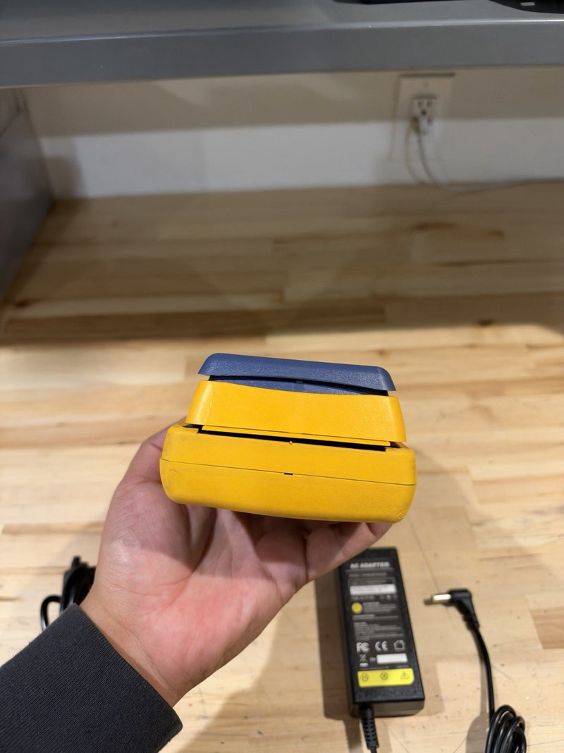 FLUKE NETWORKS DTX-1800 MAINFRAME & W/ CHARGER (PARTS ONLY) FOR PARTS