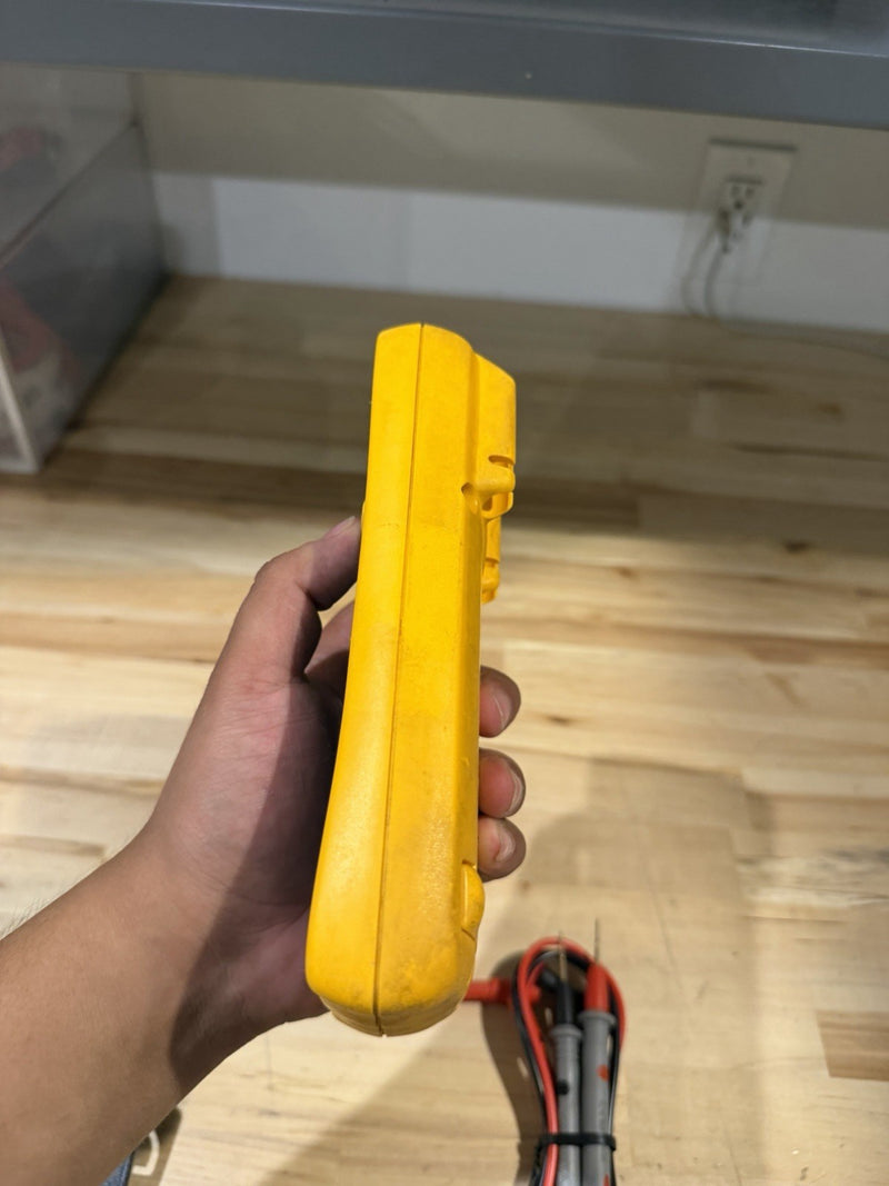 FLUKE 179 MULTIMETER WITH LEADS & CLIPS