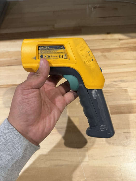FLUKE 568 IR THERMOMETER (PARTS ONLY) FOR PARTS - SHIPS FAST