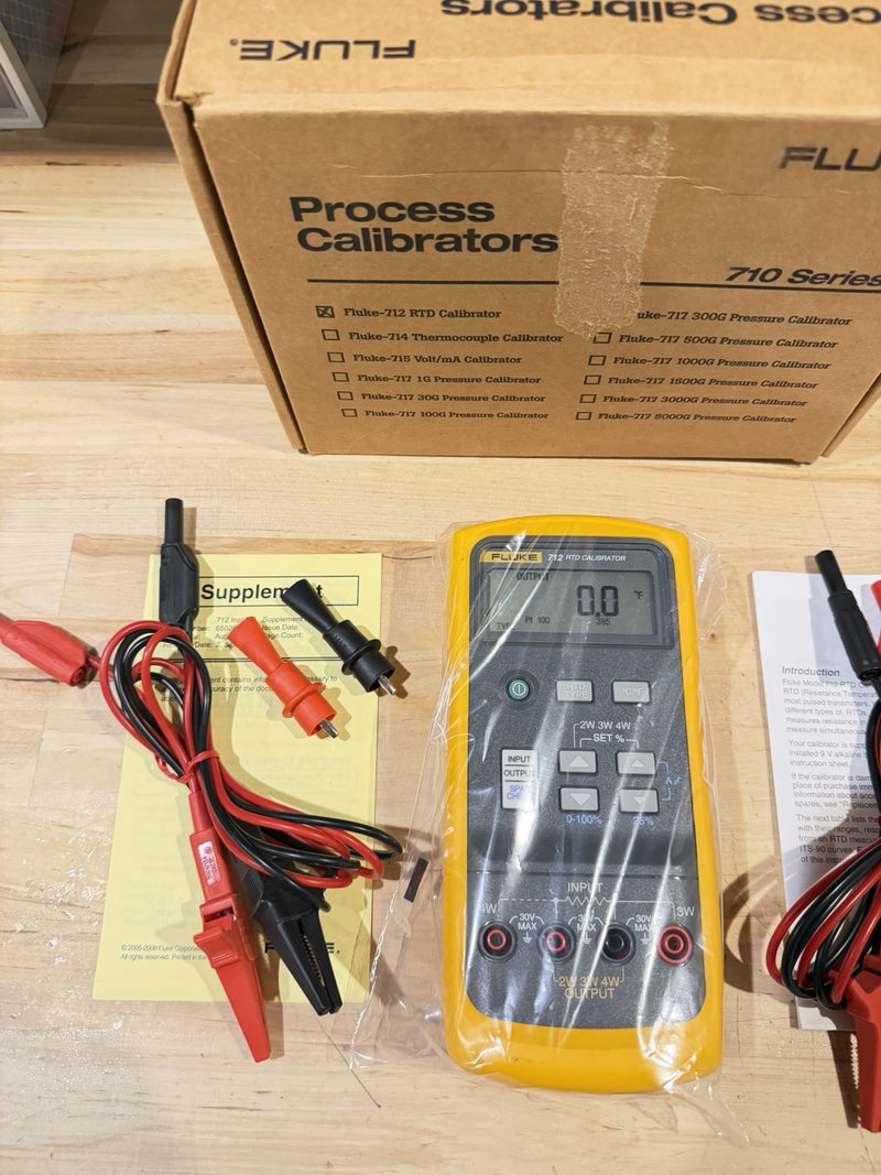 FLUKE 712 RTD CALIBRATOR KIT (NEW) FREE SHIPPING