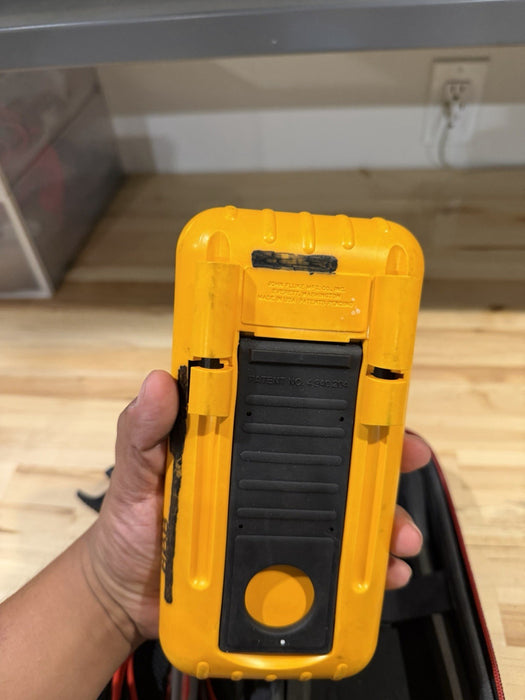 FLUKE 787 PROCESS METER W/ LEADS & CLIPS  (EXCELLENT CONDITION)-FREE SHIPPING