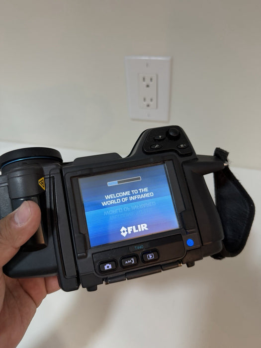FLIR T440 THERMAL IMAGING CAMERA WITH ACCESSORIES & CASE TESTED