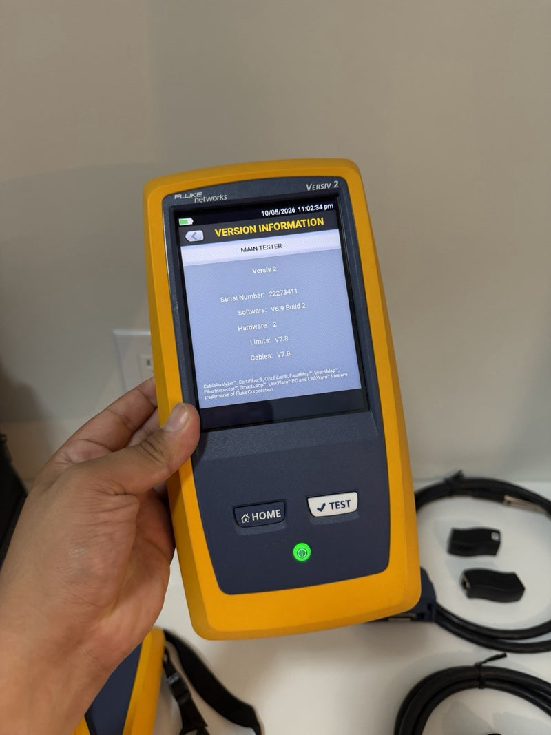 FLUKE NETWORKS DSX2-5000 VERSIV 2 LAN CABLE CERTIFIBER TESTER CALIBRATED 2027